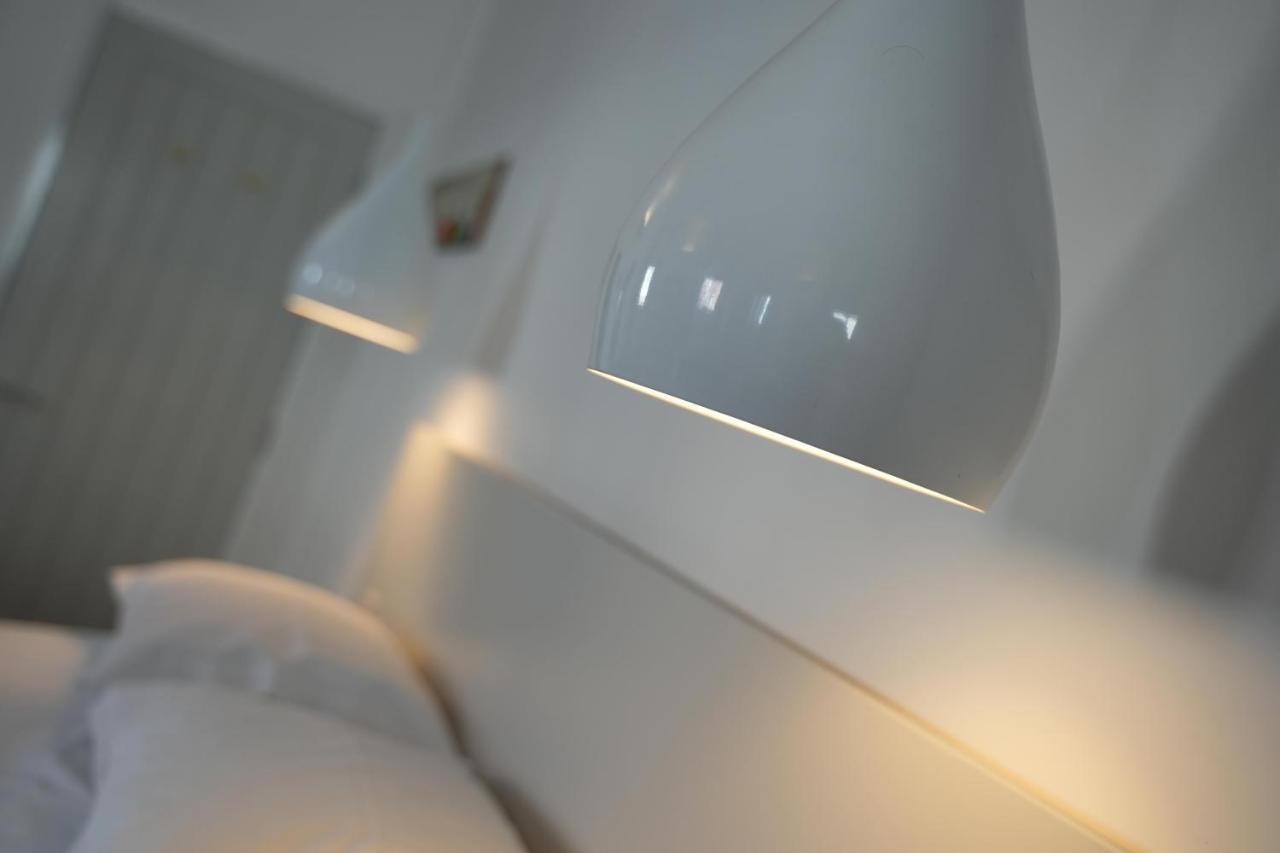 Gorgeous Comfortable Apartment On The High Street Merthyr Tydfil Bagian luar foto
