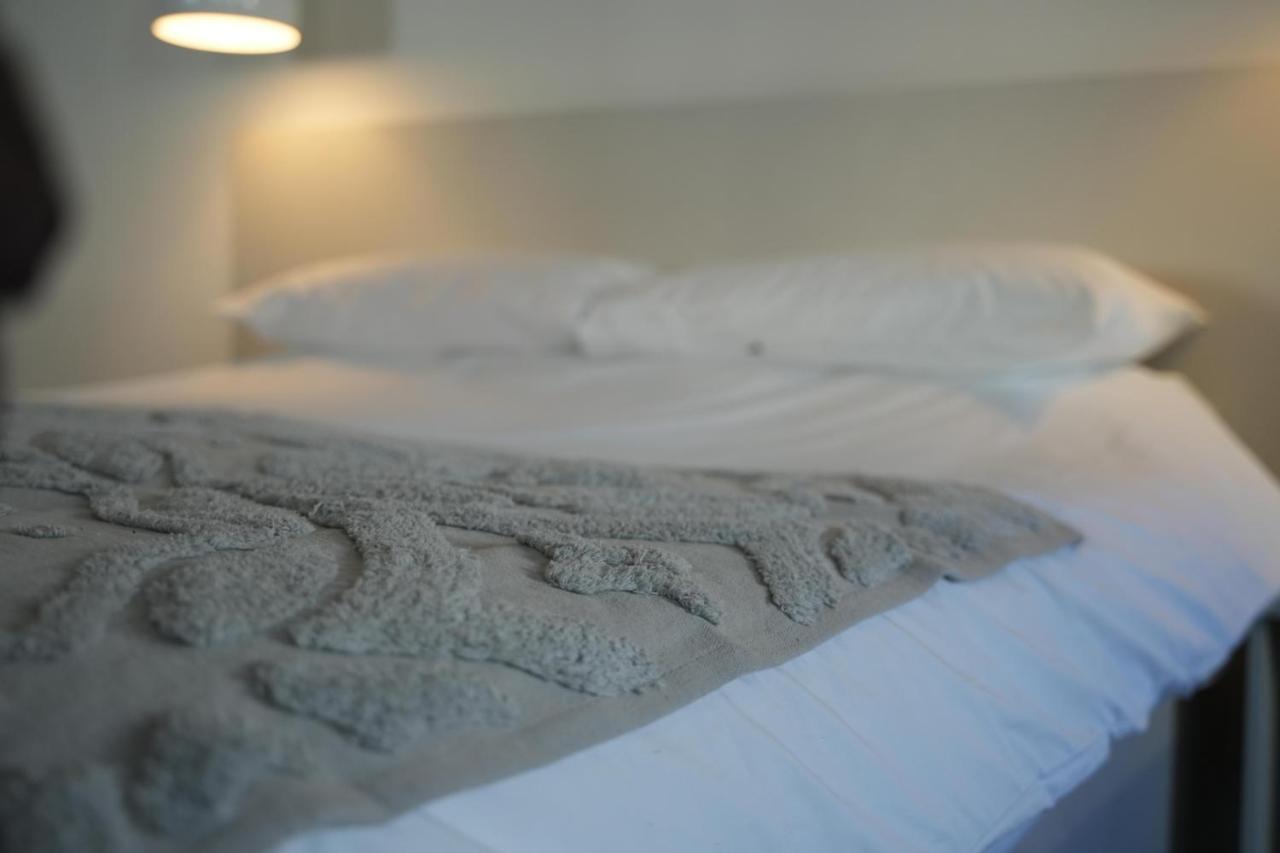 Gorgeous Comfortable Apartment On The High Street Merthyr Tydfil Bagian luar foto